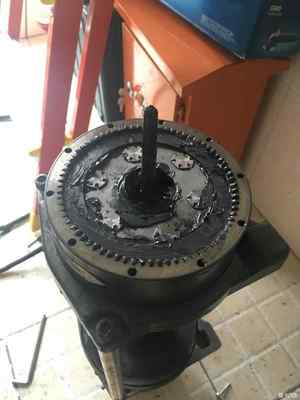 白暢安裝WARN絞盤及絞盤的維護保養 清潔用金屬墊的要點